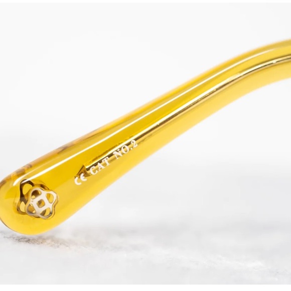 πHPπ π Oscar De La Renta Sunglasses - Picture 10 of 10